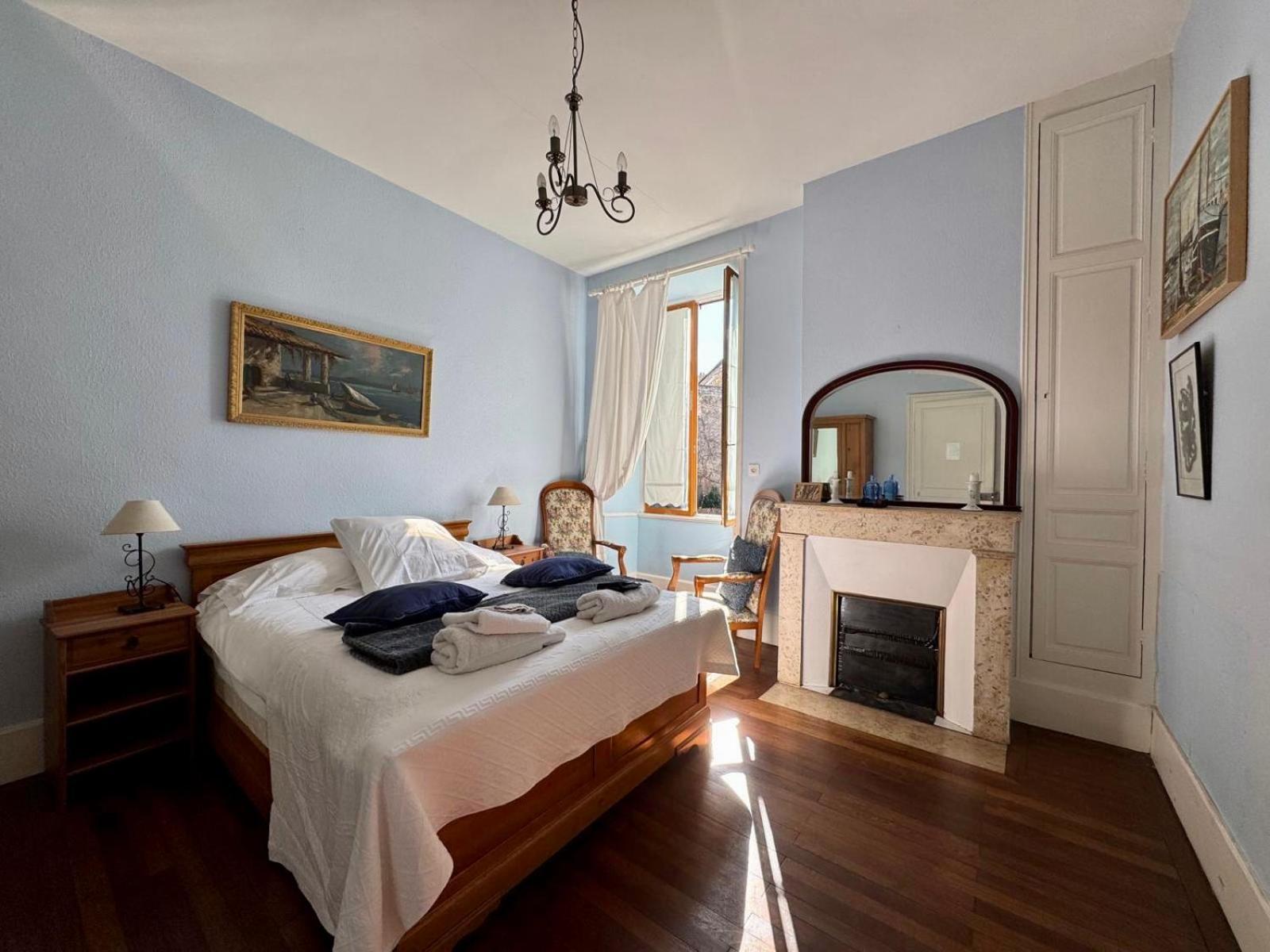 L'Escapade Place Voltaire Vermenton Kamer foto